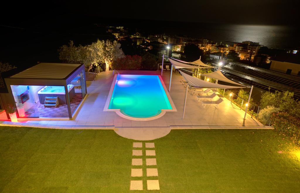 Appartamenti Villa Il Poggiolo Діано-Марина Екстер'єр фото